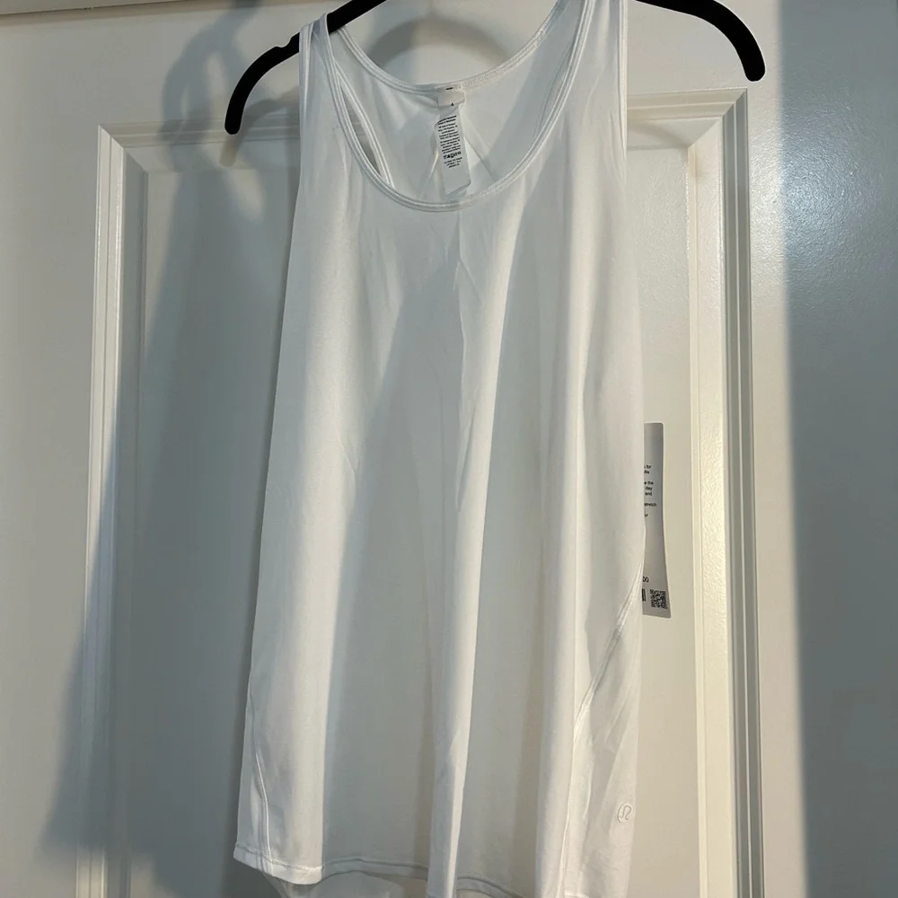 Lululemon Essential Tank Pleated *White-Size‎ 4